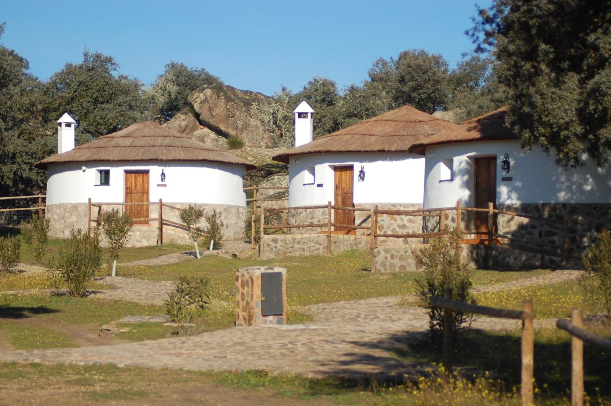 Los Chozos De La Roca La Roca de la Sierra Exterior foto